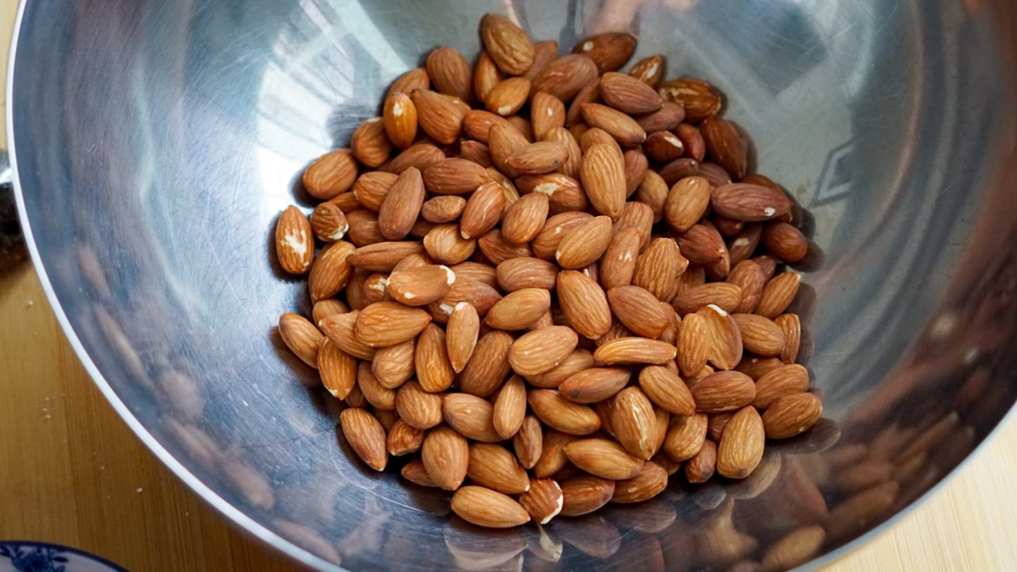 how to make roasted almonds 