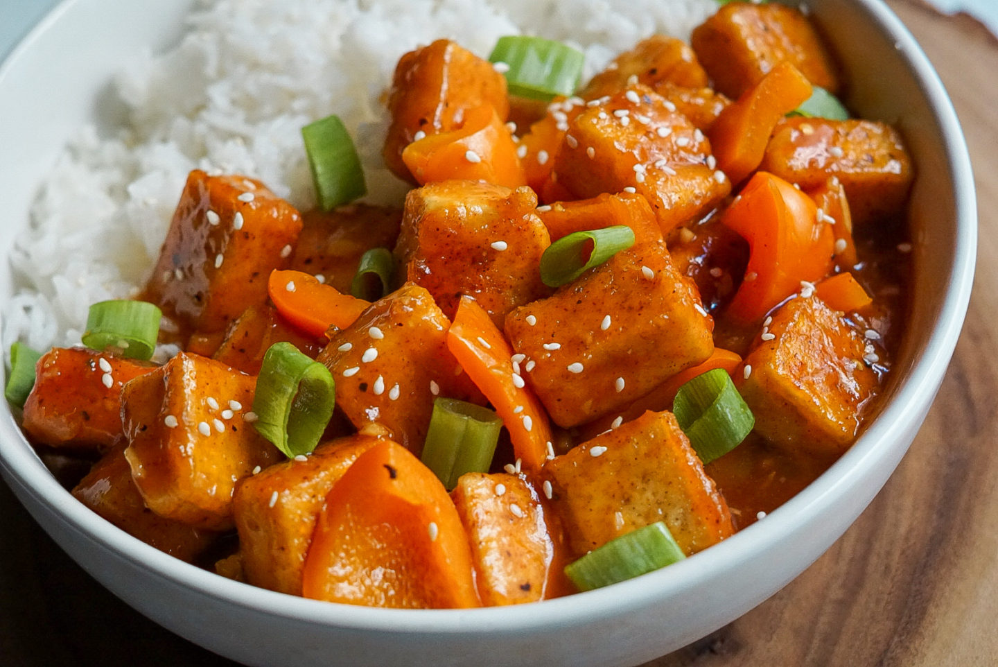 spicy vegan orange chicken recipe with tofu and peppers