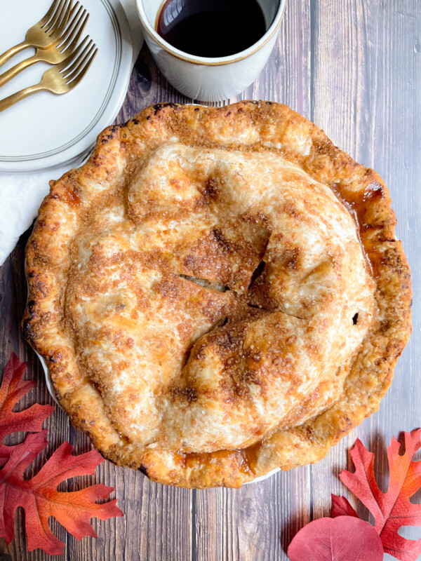 vegan apple pie on a wood table