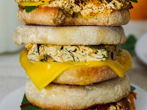 https://nikkivegan.com/wp-content/uploads/2023/01/vegan_breakfast_sandwiches--500x375.jpg